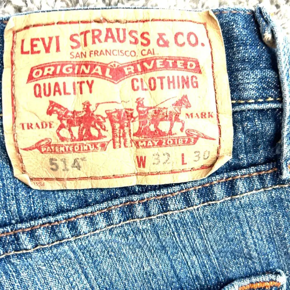Levi’s 514 Men's Size 32x30 Jeans distressed denim pants